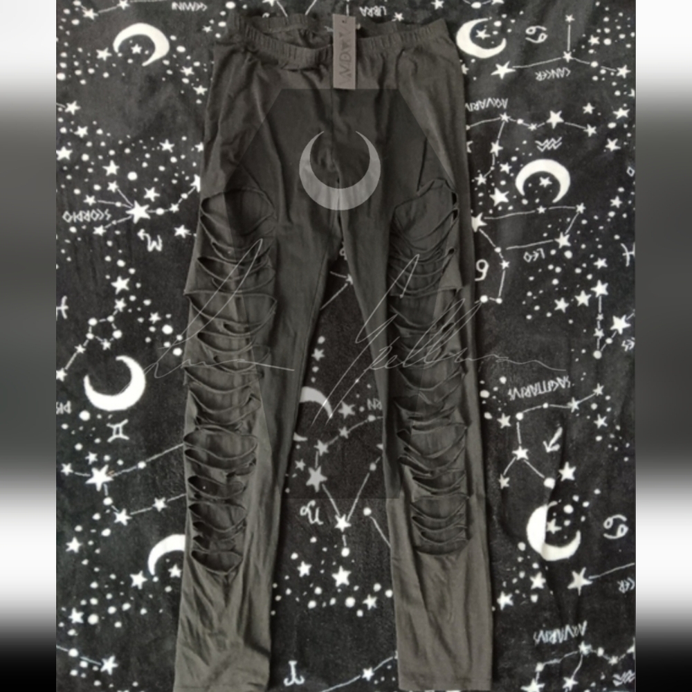 Widow Creeper Shredded Leggings